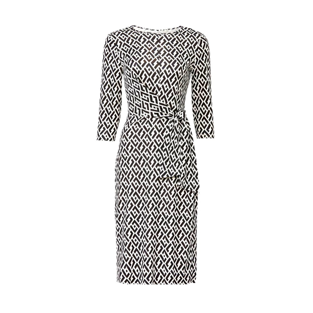 100% silk Diane von Furstenberg pearl wrap dress. Size S. Excellent condition!